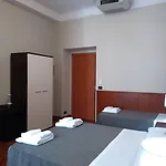 Hotel Twenty Nine 2*