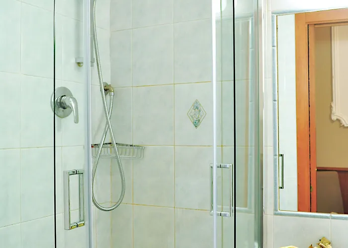 Отель Twenty Nine 2*